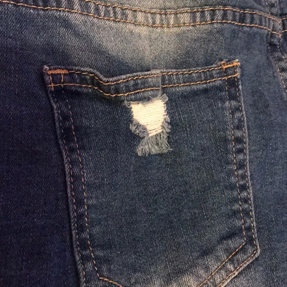 Shorts - Picture 5 of 10